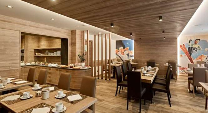 Hotel Arnica, Madonna Di Campiglio ski chalet, image 2